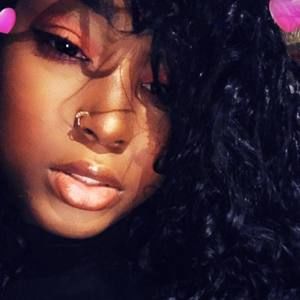 Meet your Posher, Monica